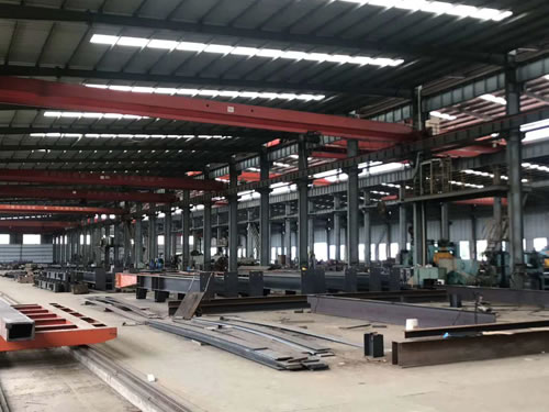 轻钢结构在厂房建设中起着关键的作用
